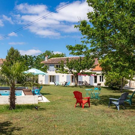 Gite 4 personnes avec piscine entre Saintes et Royan Balanzac Extérieur photo