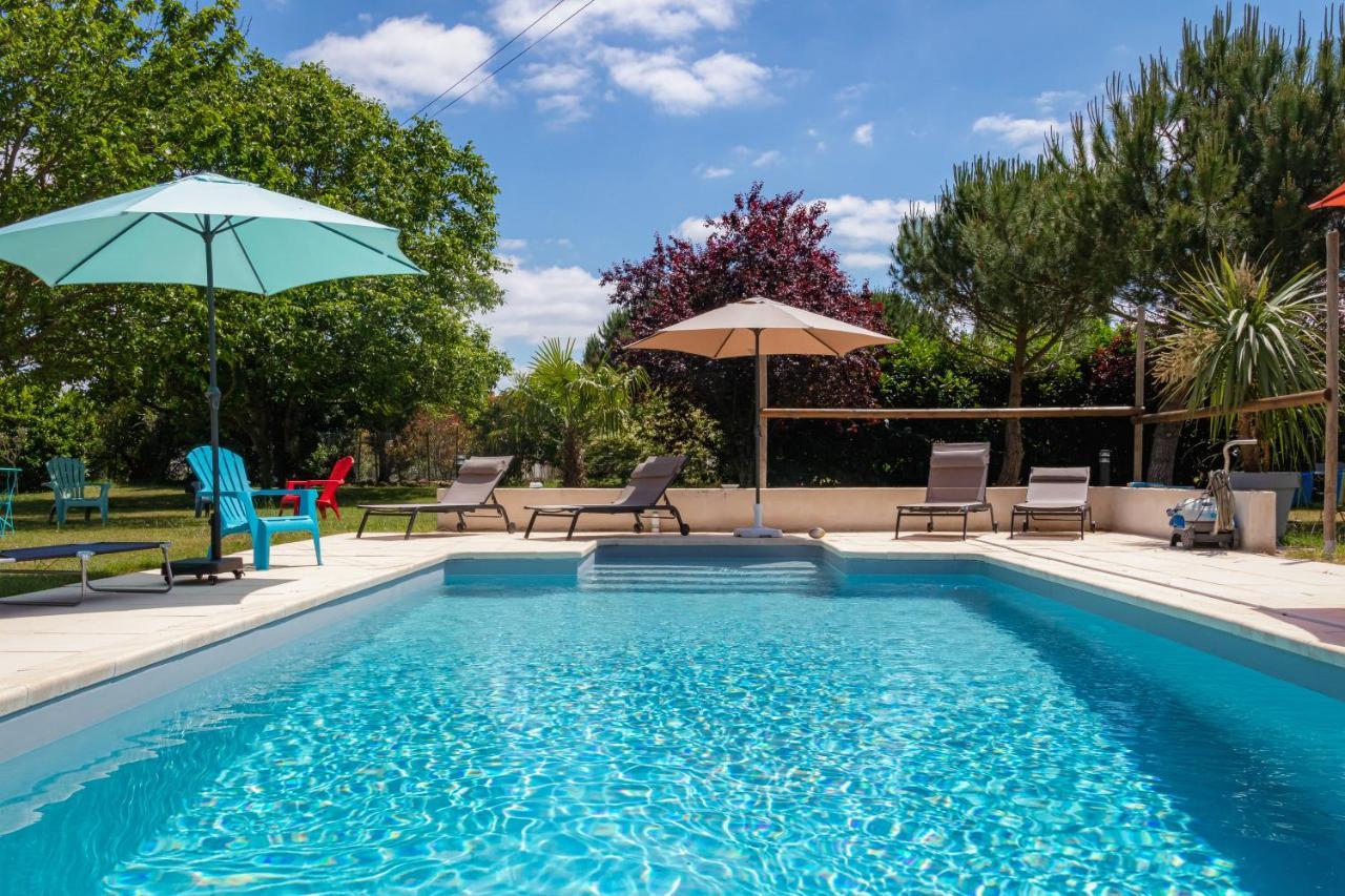 Gite 4 personnes avec piscine entre Saintes et Royan Balanzac Extérieur photo